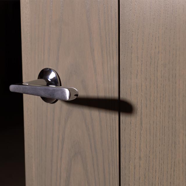 Detalj av handtag på innerdörren Askö